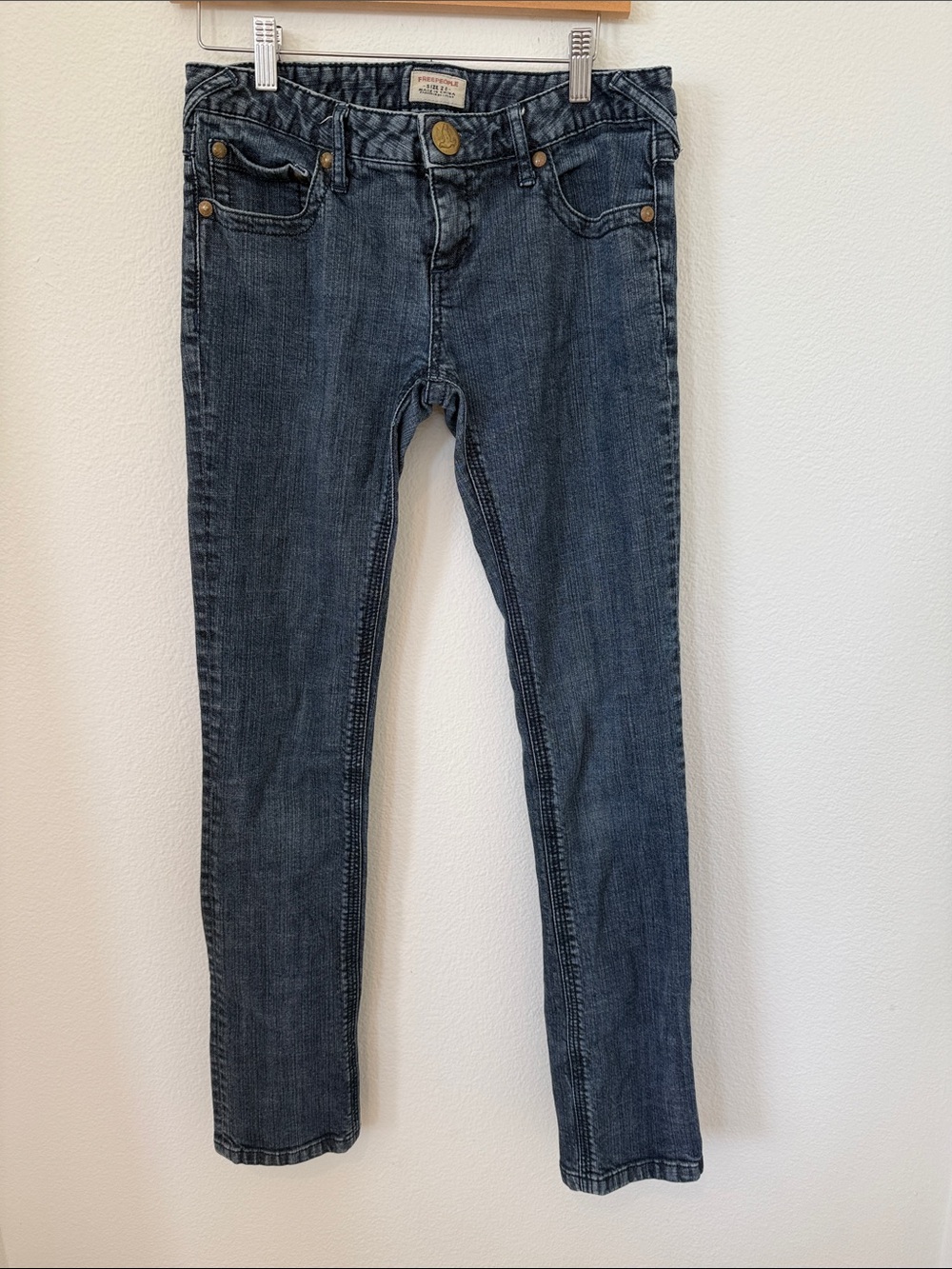 Free People Dark Wash Skinny Low-rise Jeans 28